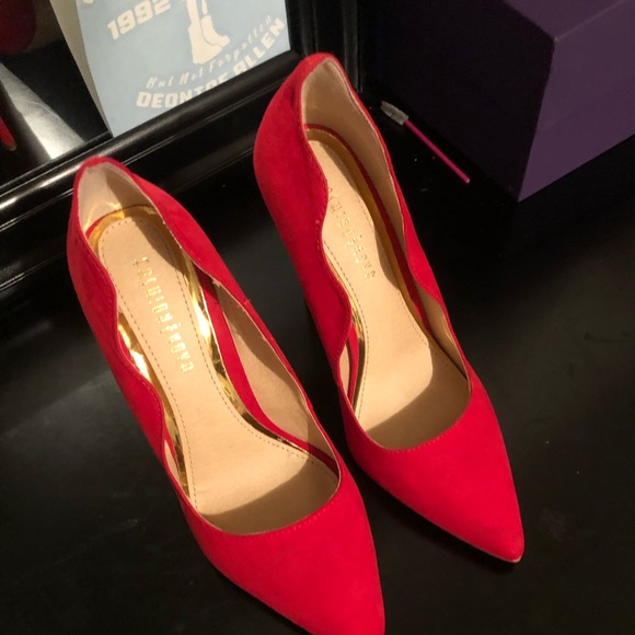 Heels - Picture 2 of 4